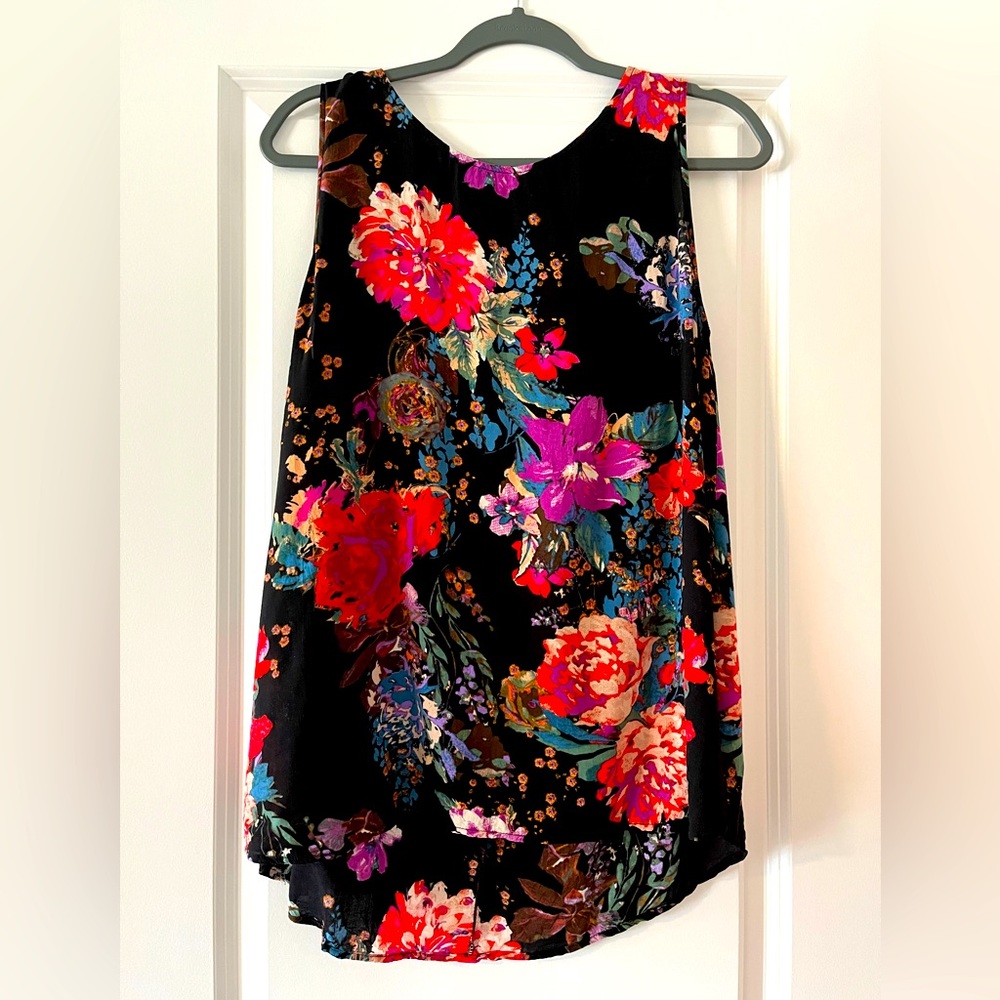 Staccato tank top. Small